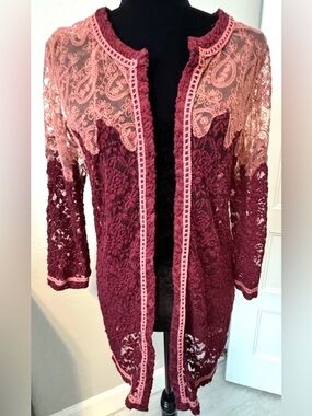 Gimmicks by BKE Lace Cardigan Boho Floral Burgundy Pink Open Front Duster Small